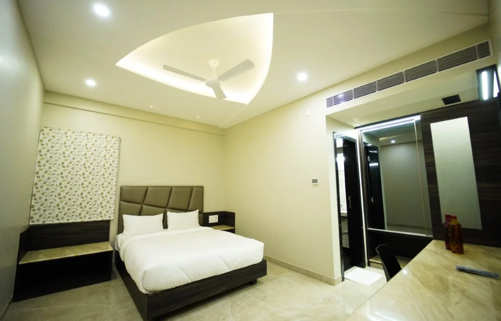 Sun shine hotel